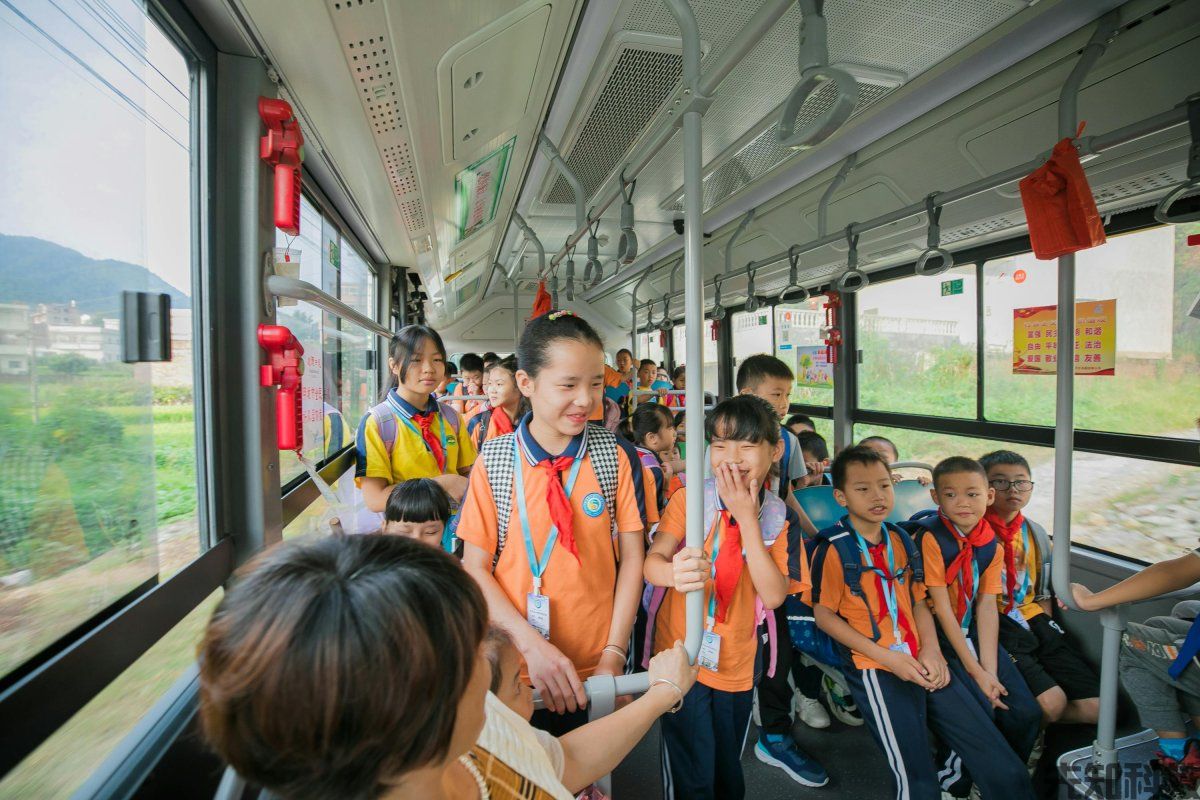 智慧放学管理系统:校园学生放学一站式解决方案(图2) 智慧放学管理系统:校园学生放学一站式解决方案(图2)